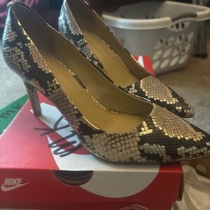 Michael Kors size 8